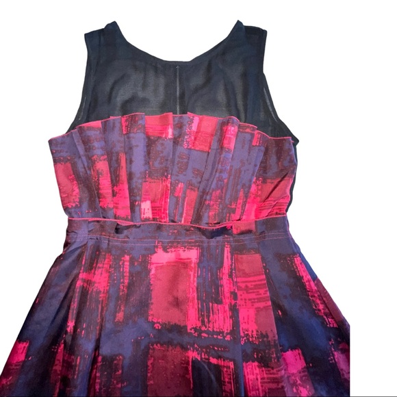 Stunning Silk Women’s Black & Fuchsia Formal Dress - Picture 5 of 9